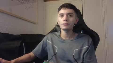 Snapshot of mr_andresr chatting on 24, 2, 2025 Andy online show from 24, 2, 2025