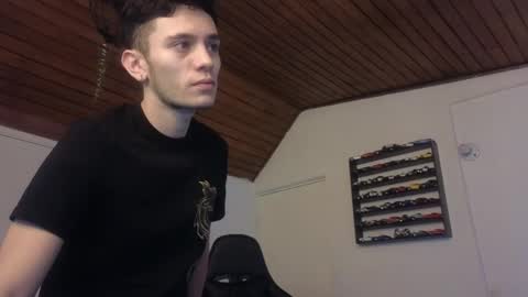 Snapshot of mr_andresr chatting on 10, 3, 2025 Andy online show from 10, 3, 2025