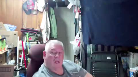 mr_canoe_licker_69 online show from 17, 12, 2024