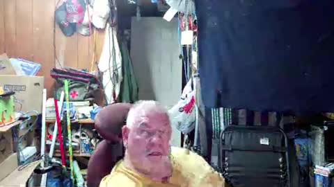 mr_canoe_licker_69 online show from 21, 12, 2024