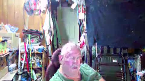 mr_canoe_licker_69 online show from 23, 12, 2024
