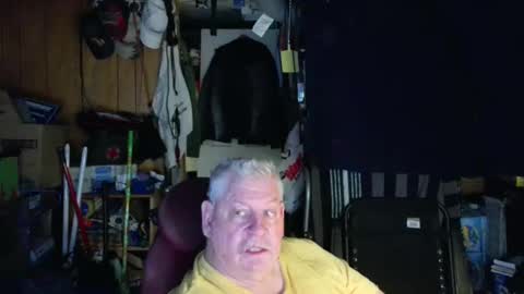 mr_canoe_licker_69 online show from 29, 12, 2024