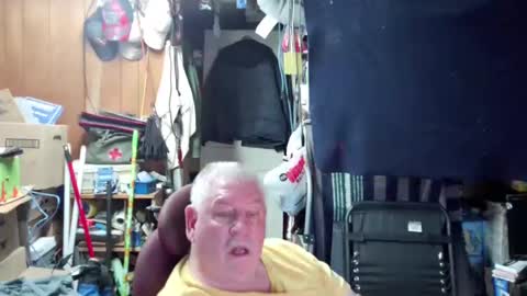 mr_canoe_licker_69 online show from 30, 12, 2024