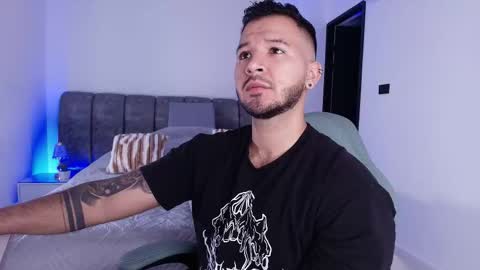 MIKEE online show from 11, 11, 2025