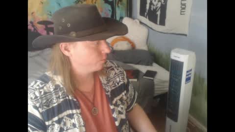 mr_strawberry online show from 24, 4, 2026