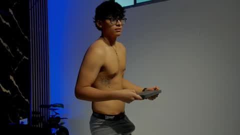 Snapshot of mr_yisuz chatting on 3, 3, 2026 yisuz online show from 3, 3, 2026