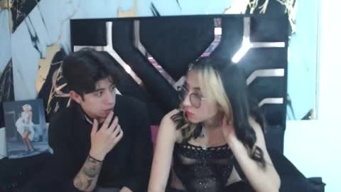 Snapshot of mrandmrsvixencs chatting on 23, 5, 2026 mrandmrvlxencs online show from 23, 5, 2026