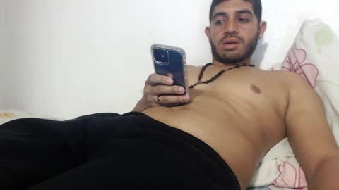 Snapshot of mrcum24 chatting on 2, 10, 2025 Will online show from 2, 10, 2025