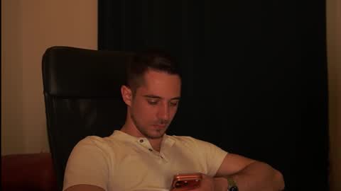 Snapshot of mrgreeneyes01 chatting on 26, 2, 2026 juan luis online show from 26, 2, 2026