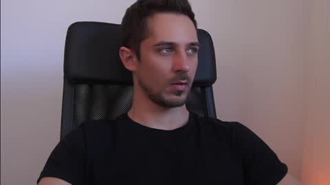 Snapshot of mrgreeneyes01 chatting on 26, 3, 2026 juan luis online show from 26, 3, 2026