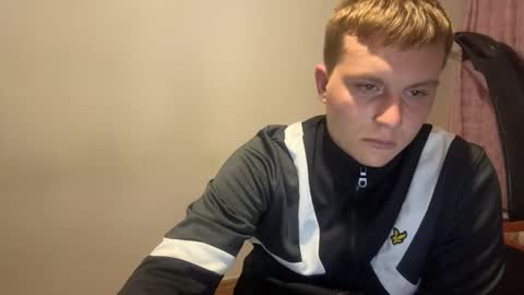 Snapshot of mrheat_ chatting on 8, 10, 2025 Max online show from 8, 10, 2025