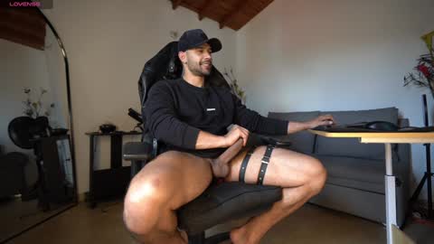 Snapshot of mrlouiss chatting on 4, 2, 2025 Luis Instagram online show from 4, 2, 2025
