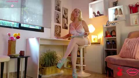Snapshot of mrs_edha_ chatting on 15, 5, 2026 Edha online show from 15, 5, 2026