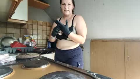 Snapshot of mrsbutterfly2504 chatting on 26, 6, 2026 Naughty Melly online show from 26, 6, 2026