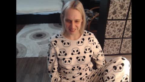 Snapshot of mrsluck chatting on 2, 2, 2026 Sasha online show from 2, 2, 2026