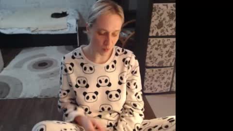 Snapshot of mrsluck chatting on 5, 3, 2026 Sasha online show from 5, 3, 2026