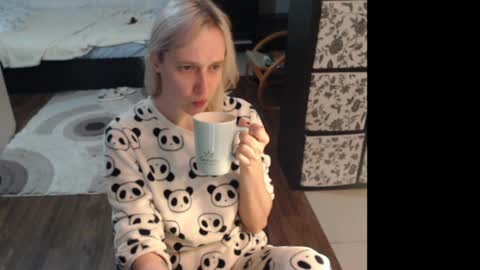 Snapshot of mrsluck chatting on 3, 6, 2026 Sasha online show from 3, 6, 2026