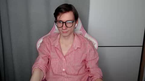 Snapshot of mrv1rginvibes chatting on 1, 12, 2025 Shy Boy online show from 1, 12, 2025