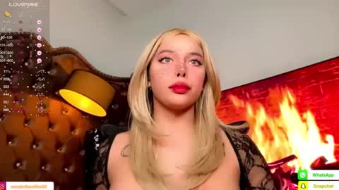 Snapshot of ms_bellagauxx chatting on 2, 12, 2024 Miss Bella MIXED BRITISH DUTCH BLACK AMERICAN online show from 2, 12, 2024