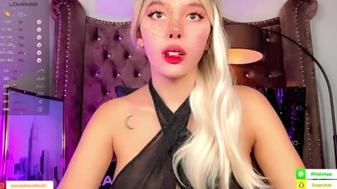 Snapshot of ms_bellagauxx chatting on 5, 1, 2025 Miss Bella MIXED BRITISH DUTCH BLACK AMERICAN online show from 5, 1, 2025
