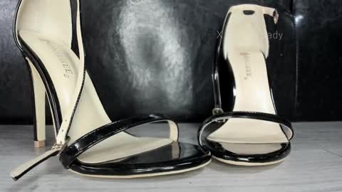 Snapshot of ms_enigma chatting on 19, 12, 2025 Goddess. Miss. Lady. Queen. Madam Milady online show from 19, 12, 2025