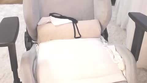 Snapshot of ms_hot_milf chatting on 2, 3, 2026 Tips are the best compliments dont forget to add in fav online show from 2, 3, 2026