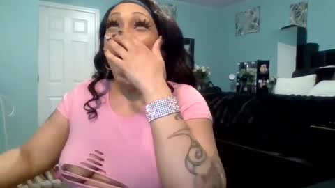 Queen Baddie online show from 13, 2, 2025