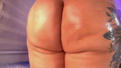 Manuela  online show from 30, 1, 2025