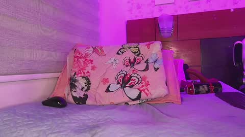 Manuela  online show from 5, 2, 2025