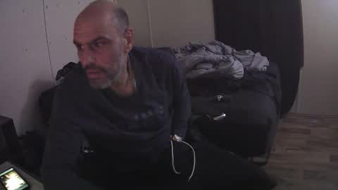 Muffdiver online show from 10, 4, 2026