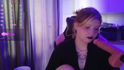 Snapshot of mura_muur chatting on 25, 6, 2026 Milana online show from 25, 6, 2026