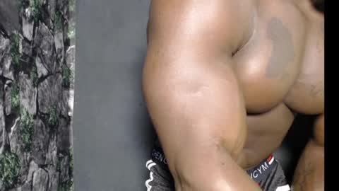 musclegod23 online show from 24, 1, 2025