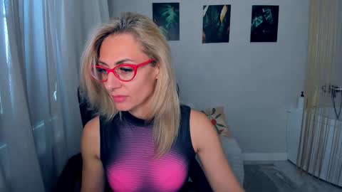 Snapshot of museofstage chatting on 15, 3, 2026 Diana online show from 15, 3, 2026