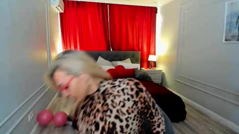 Snapshot of museofstage chatting on 26, 3, 2026 Diana online show from 26, 3, 2026