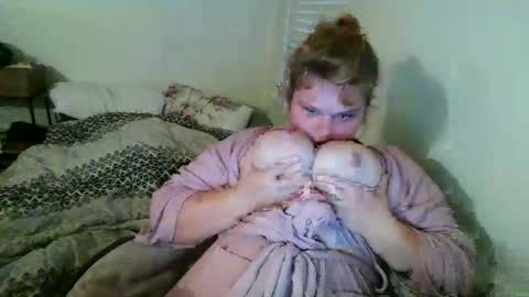 Snapshot of mushymummy000 chatting on 15, 10, 2025 mushymummy000 online show from 15, 10, 2025