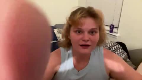 Snapshot of mushymummy000 chatting on 20, 10, 2025 mushymummy000 online show from 20, 10, 2025