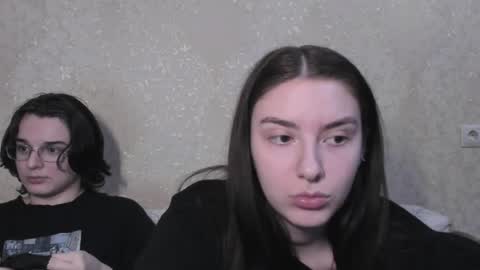 Snapshot of muuur_love chatting on 5, 4, 2026 cute couple online show from 5, 4, 2026