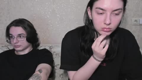 Snapshot of muuur_love chatting on 11, 4, 2026 cute couple online show from 11, 4, 2026