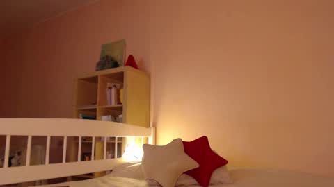 Hannah  welcome  online show from 26, 11, 2025