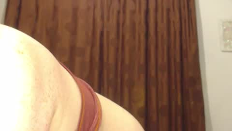     sara      i know you love me xoxox     online show from 4, 12, 2025