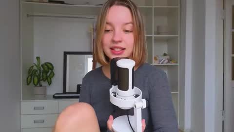  MIA  I will be here Monday Wednesday Thursday Saturday online show from 30, 9, 2025