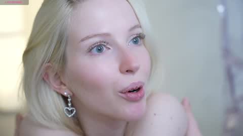 STELLA  Im here today online show from 20, 12, 2024