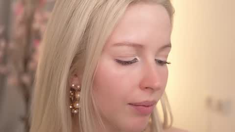 STELLA  Im here today online show from 9, 3, 2025