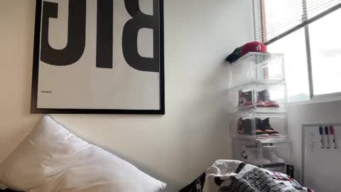 Myke esthetic online show from 11, 9, 2025