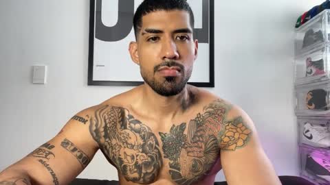 Myke esthetic online show from 4, 10, 2025