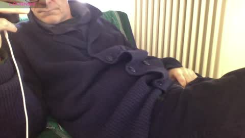 Bi sexy guy lovense hush is on private is open or password show tip if you like. online show from 24, 2, 2025