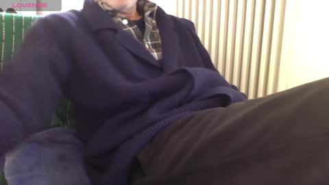 Bi sexy guy lovense hush is on private is open or password show tip if you like. online show from 28, 2, 2025