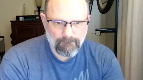 Just hanging out - No pressure online show from 11, 4, 2026