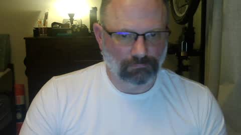 Just hanging out - No pressure online show from 4, 7, 2026