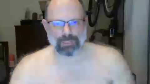 Just hanging out - No pressure online show from 14, 7, 2026